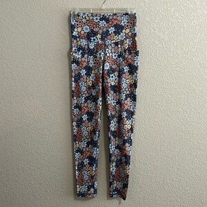 Aerie offline real me 7/8 high rise medium floral leggings.